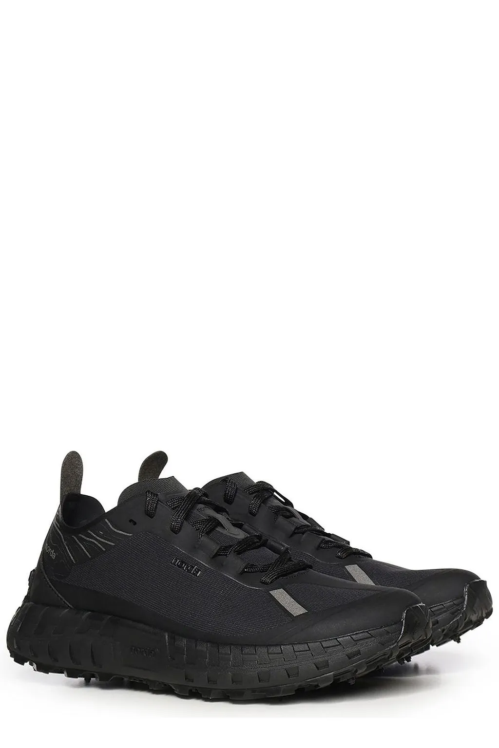Norda Trail Low-Top Sneakers