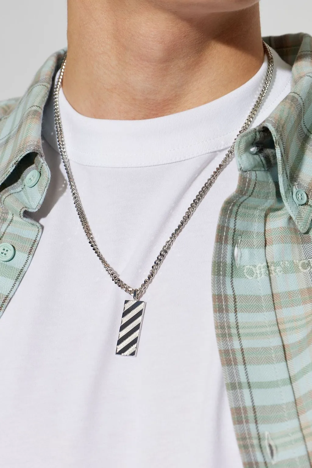 Off-White Diagonal Pendant Necklace