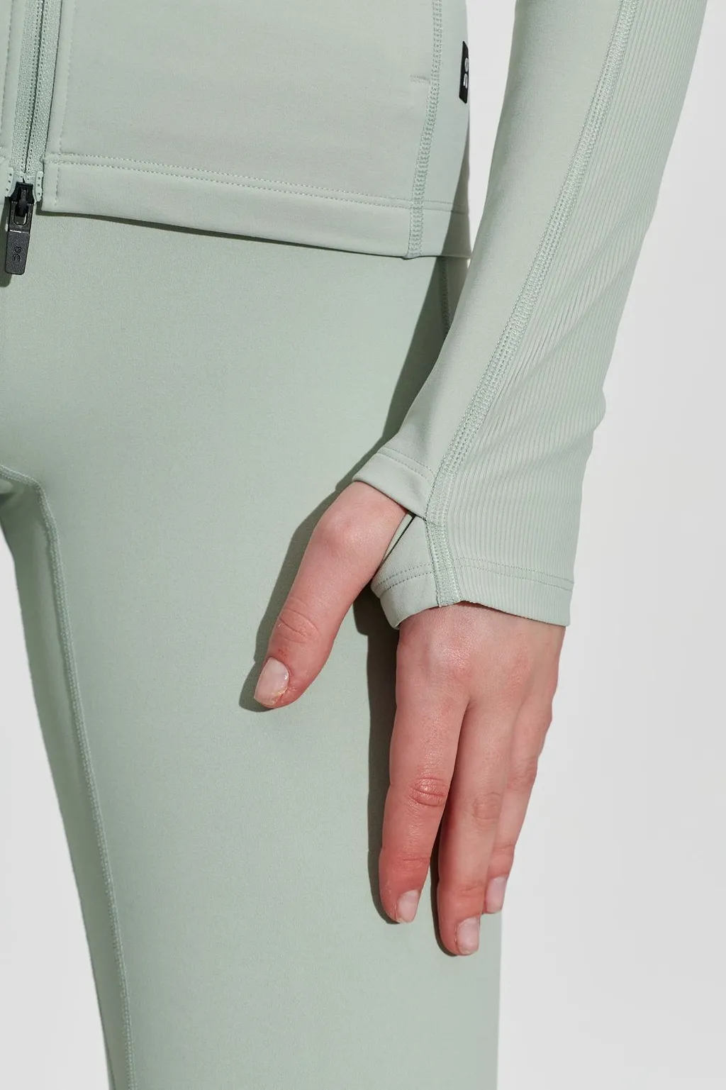 On Running Zip-Up Performance Top