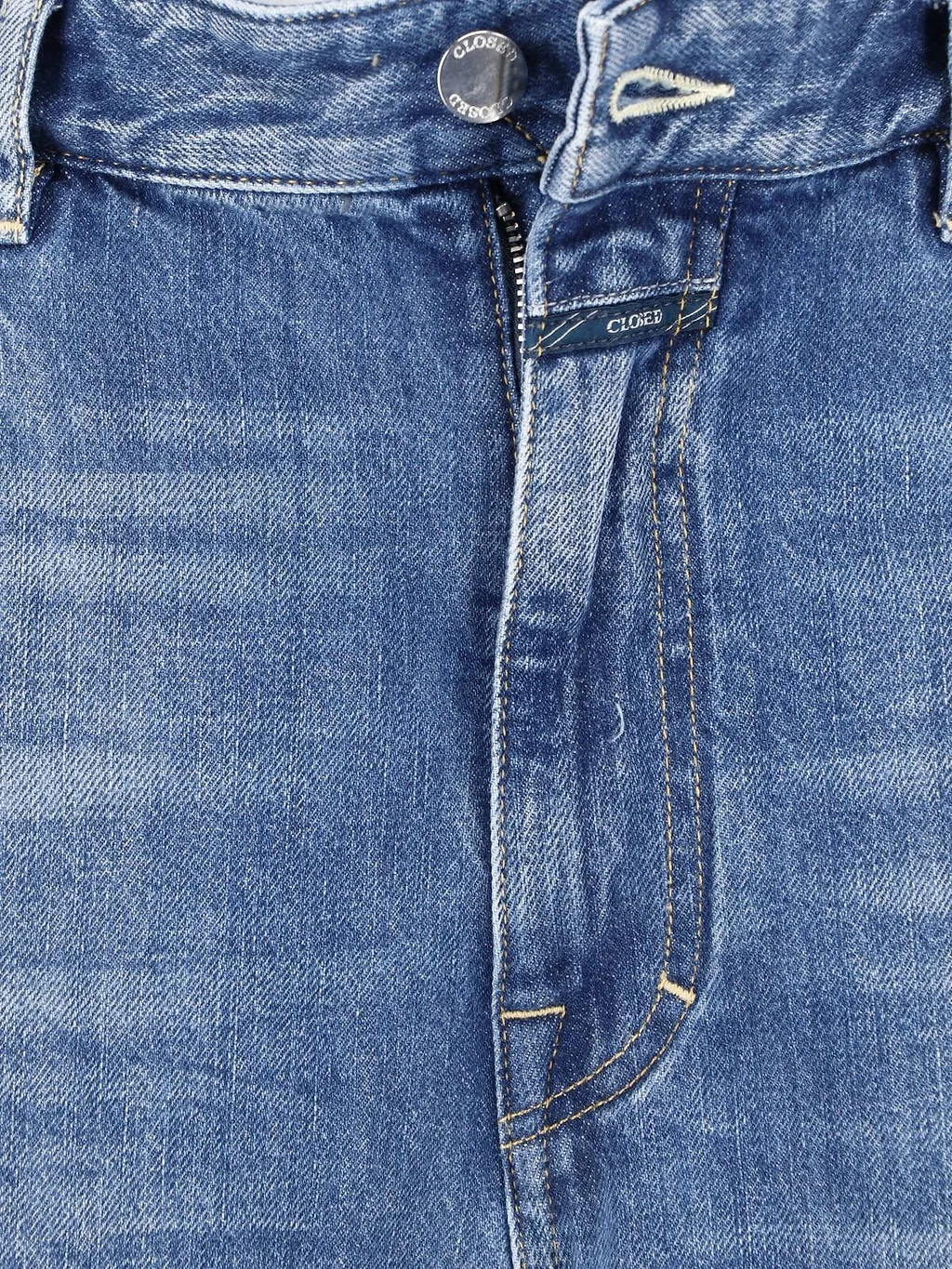 Closed Relaxed Straight-Leg Jeans