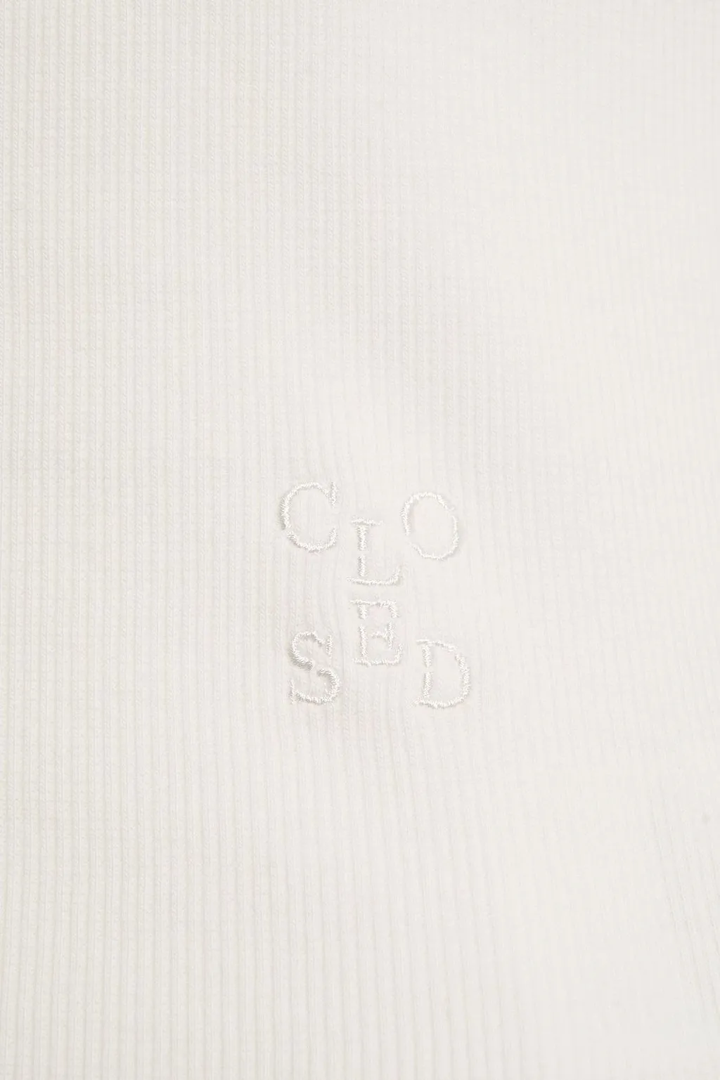 Closed Ribbed Three-Quarter Sleeve T-Shirt