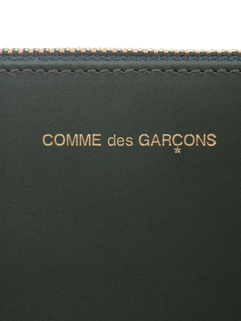Comme Des GarÇOns Logo Print Zipped Wallet