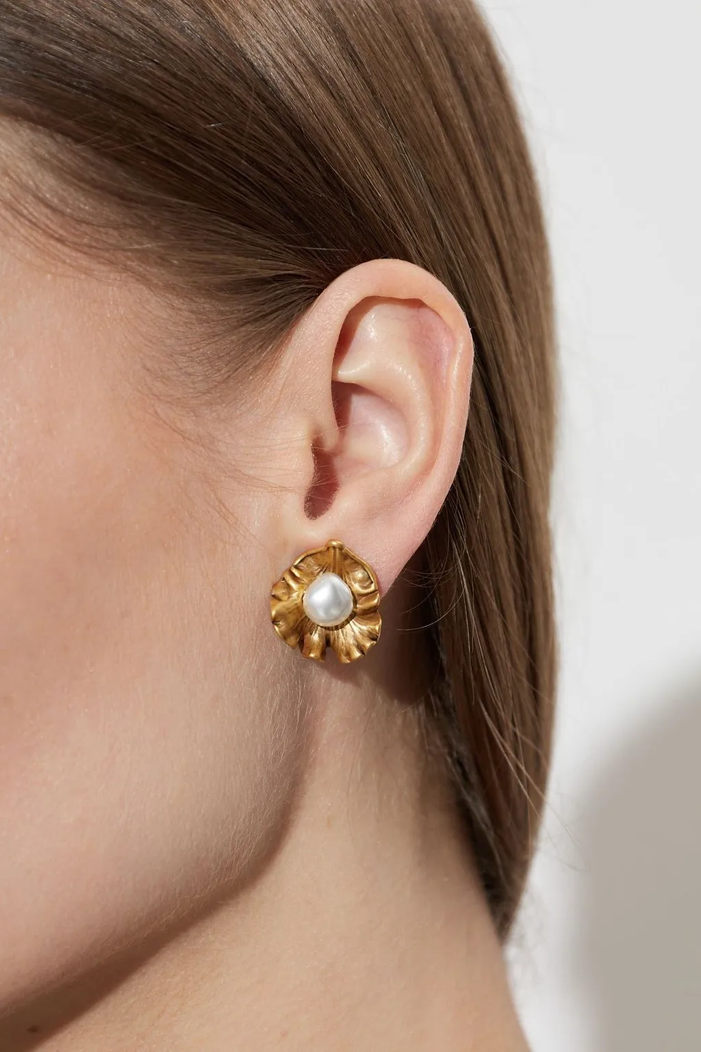 Cult Gaia Irisi Perla Stud Earrings