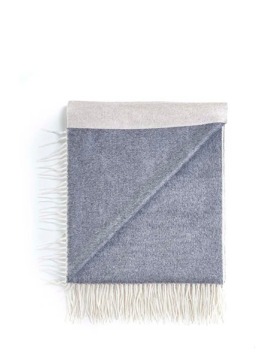 D4.0 Reversible Fringed Scarf