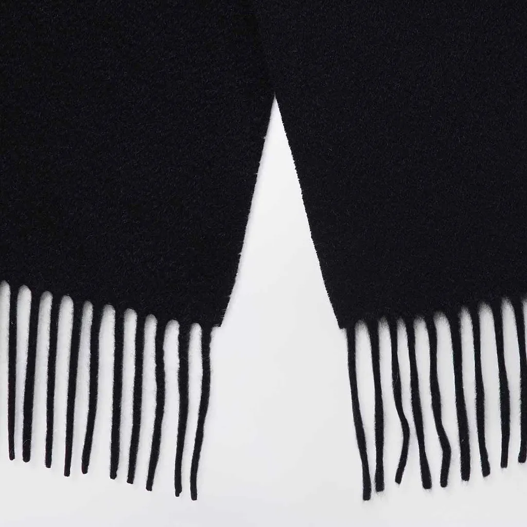 Destin Surl Fringed Scarf