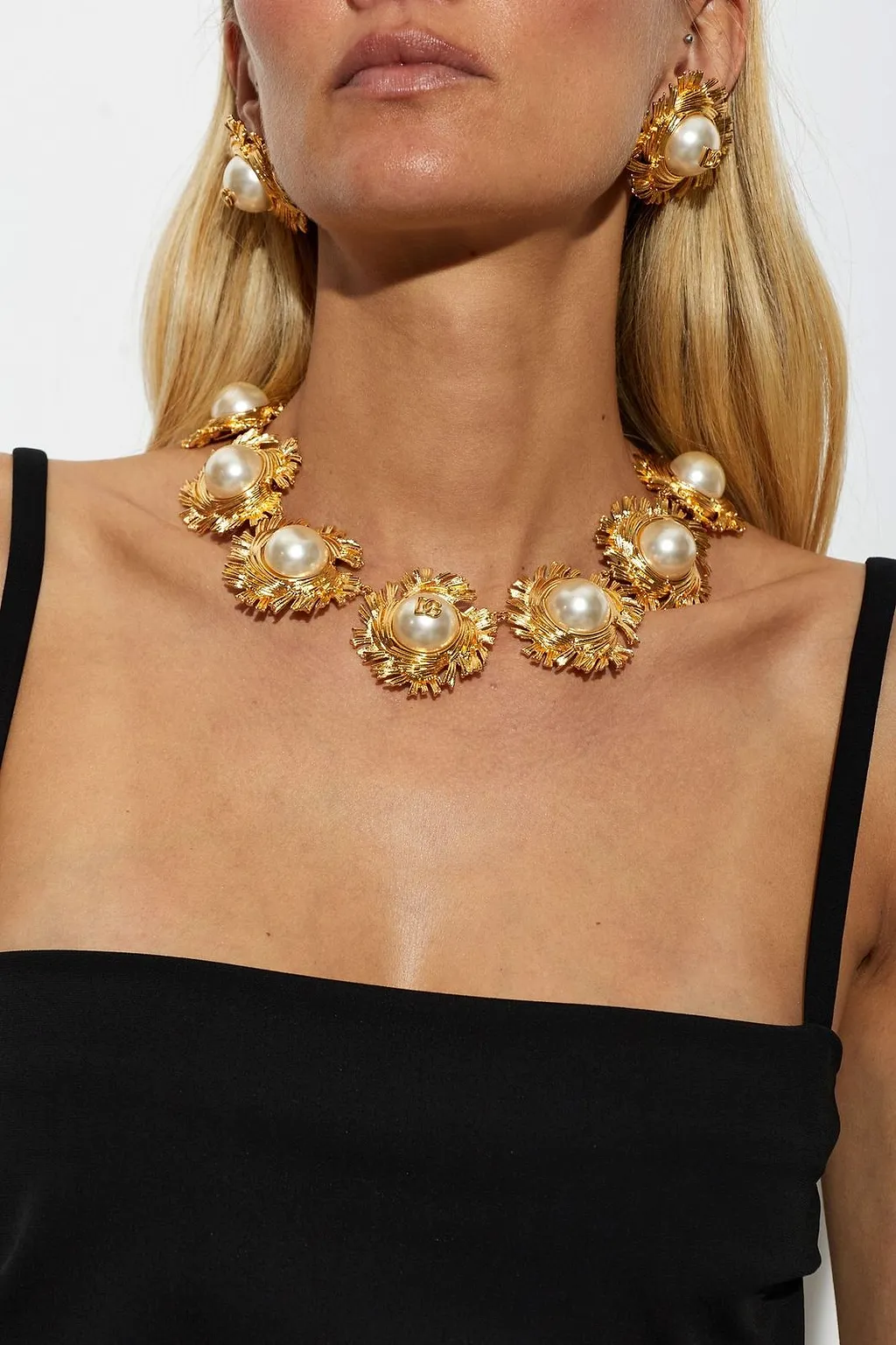 Dolce & Gabbana Floral Pearl Short Necklace