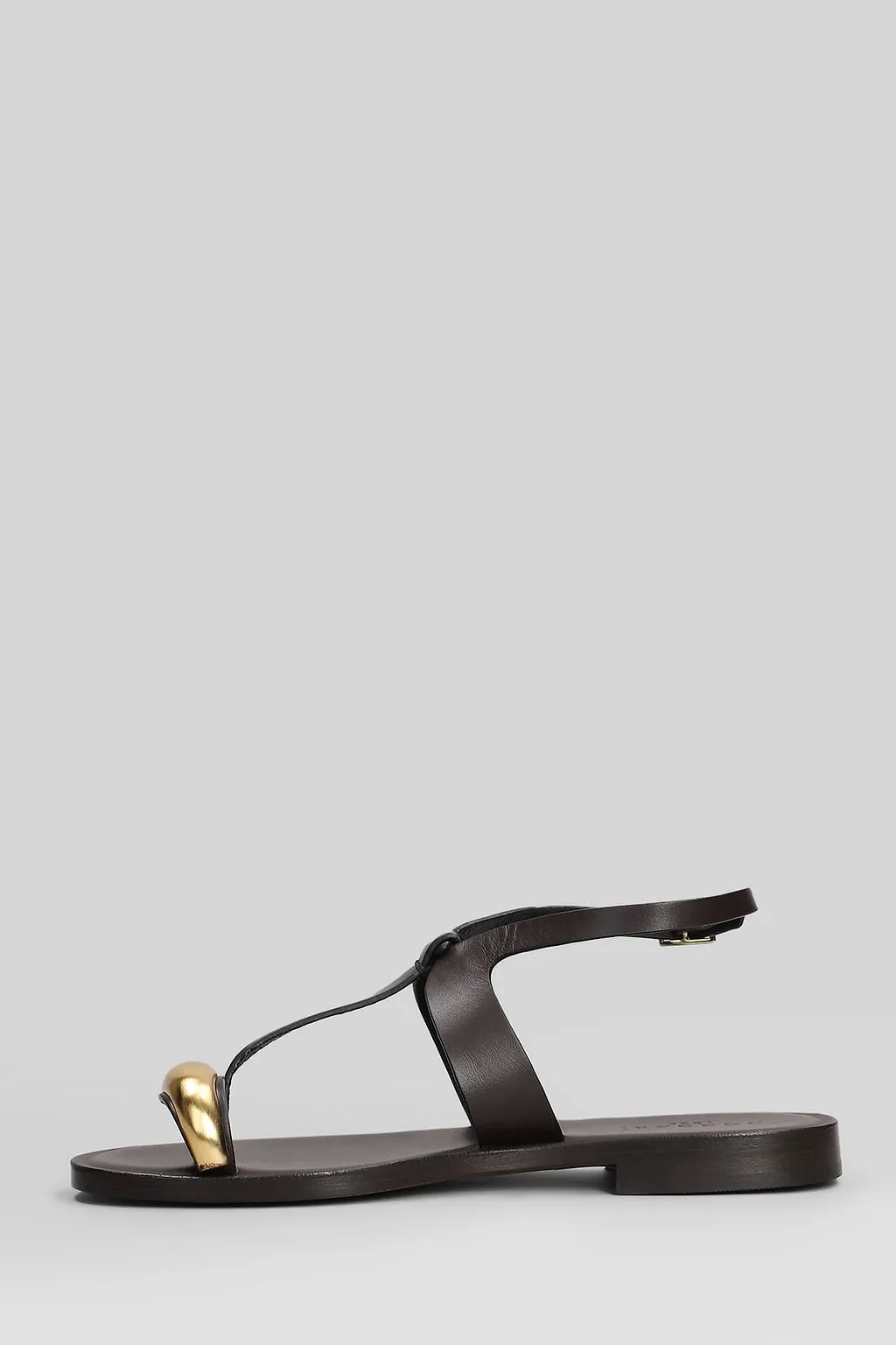Donnarì Pebble Buckled Flat Sandals