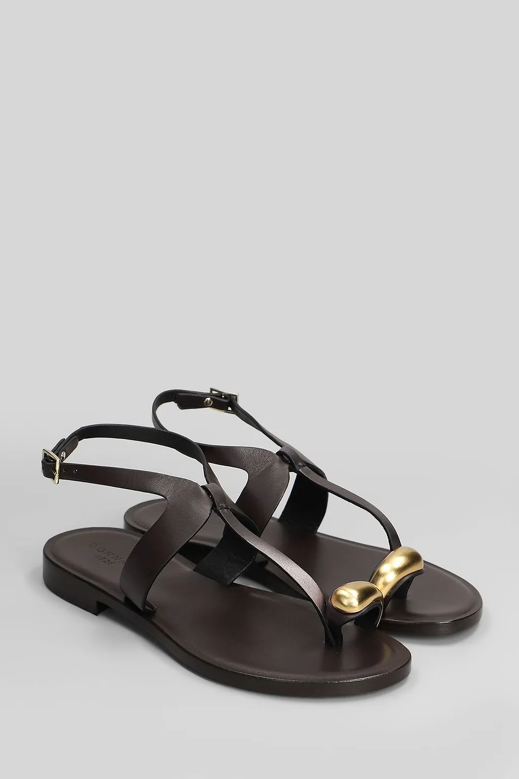 Donnarì Pebble Buckled Flat Sandals