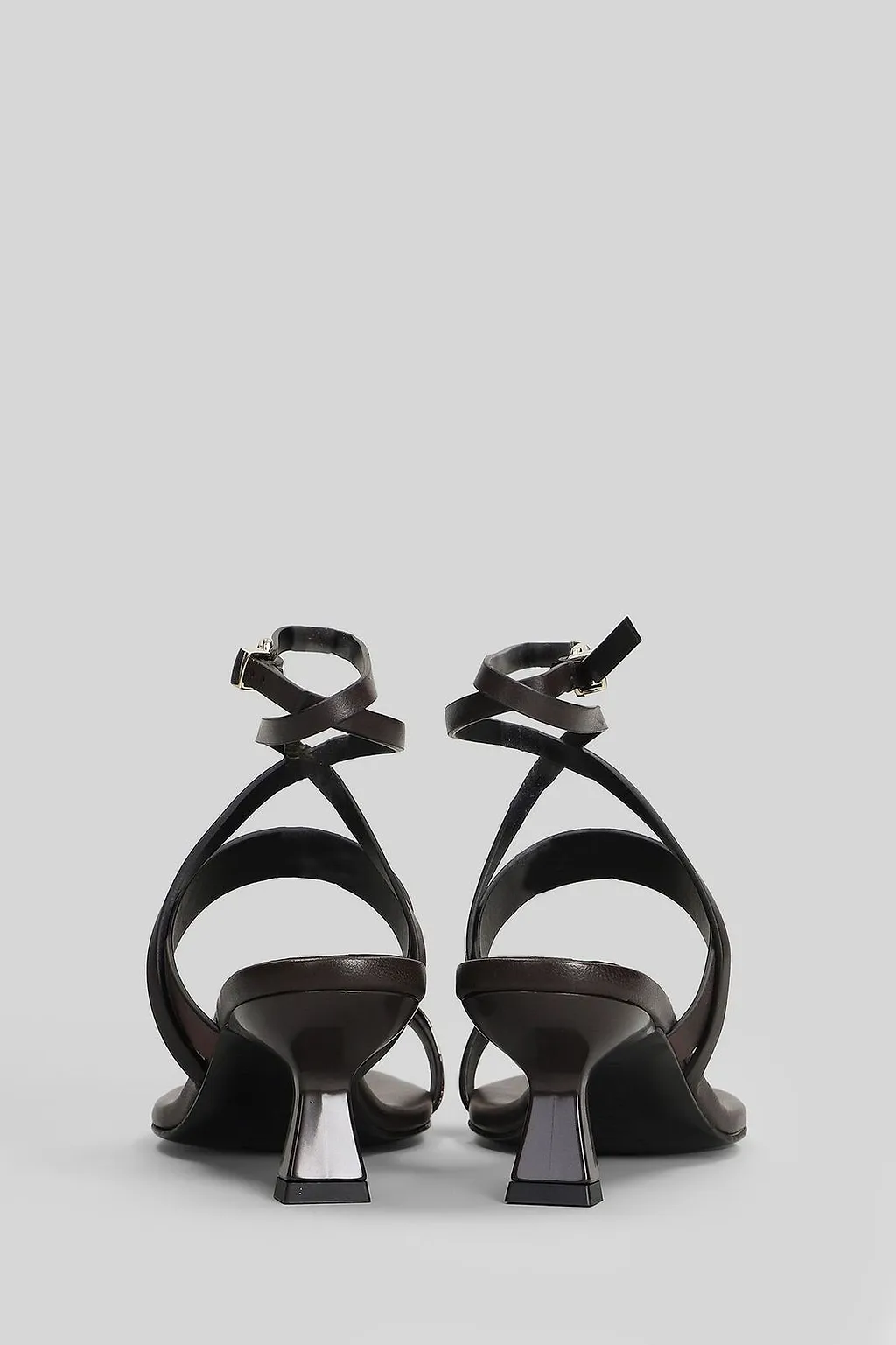 Donnarì Square-Toe Buckled Sandals
