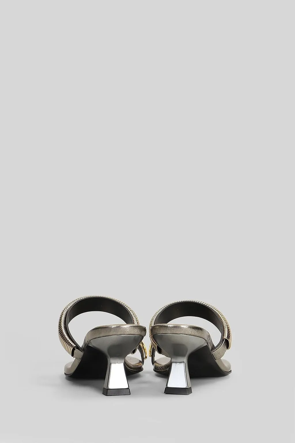 Donnarì Toe-Ring Square Toe Sandals