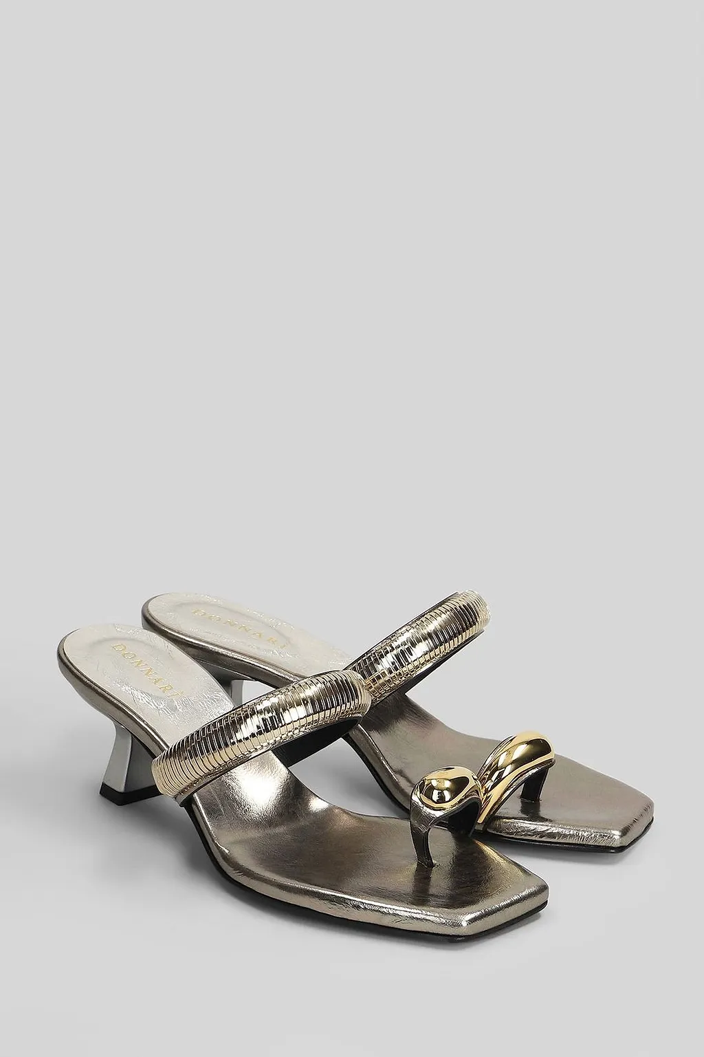 Donnarì Toe-Ring Square Toe Sandals