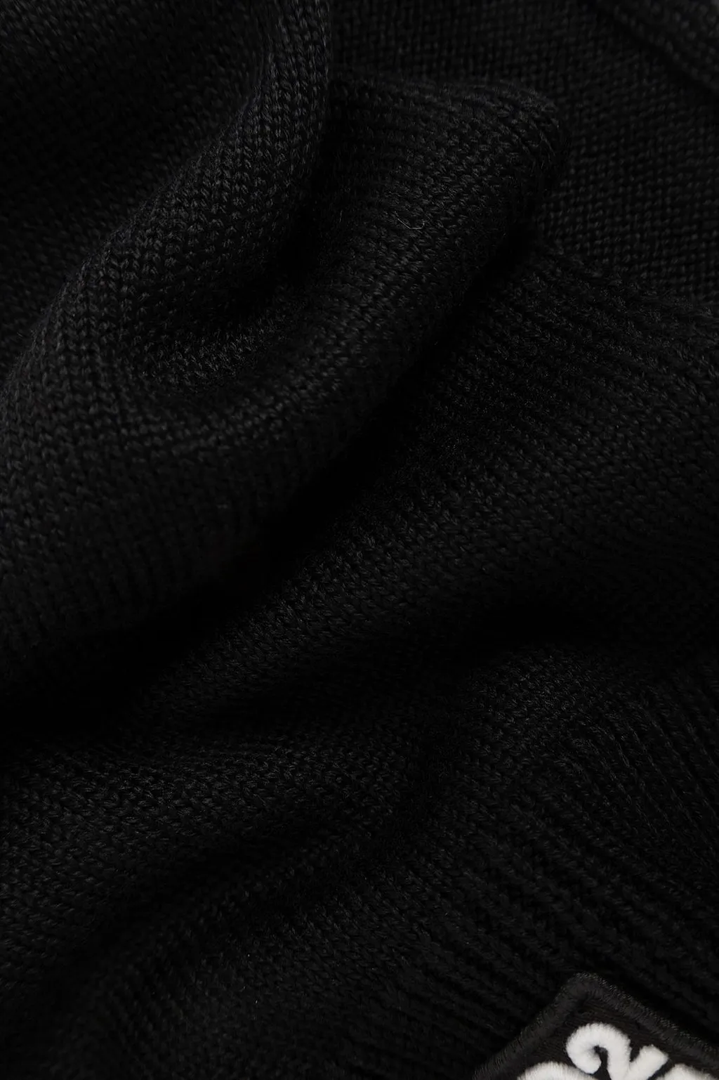 Dsquared2 Logo Patch Ribbed-Knit Beanie Scarf Set