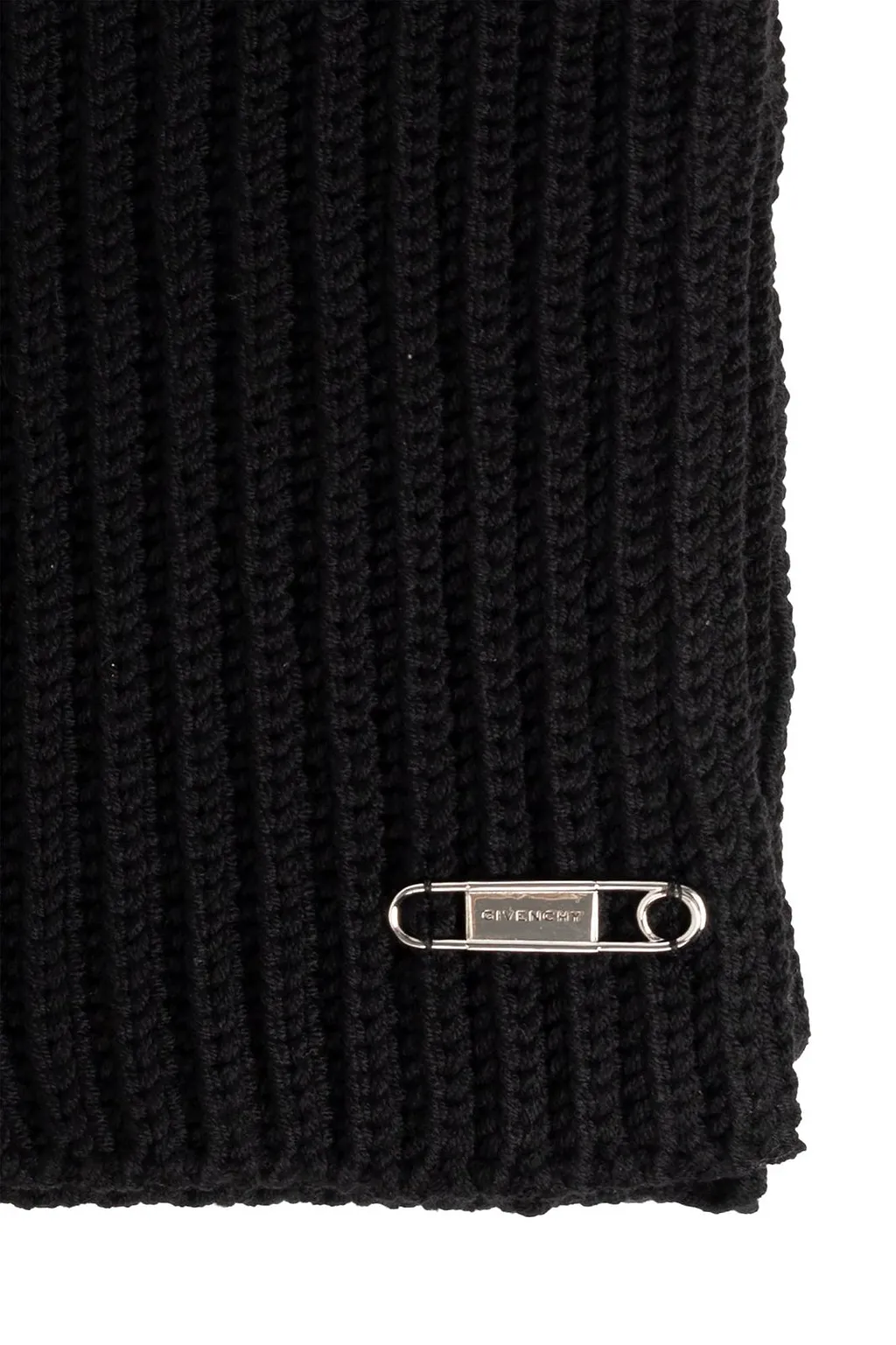 Ribbed Pin-Detail Scarf