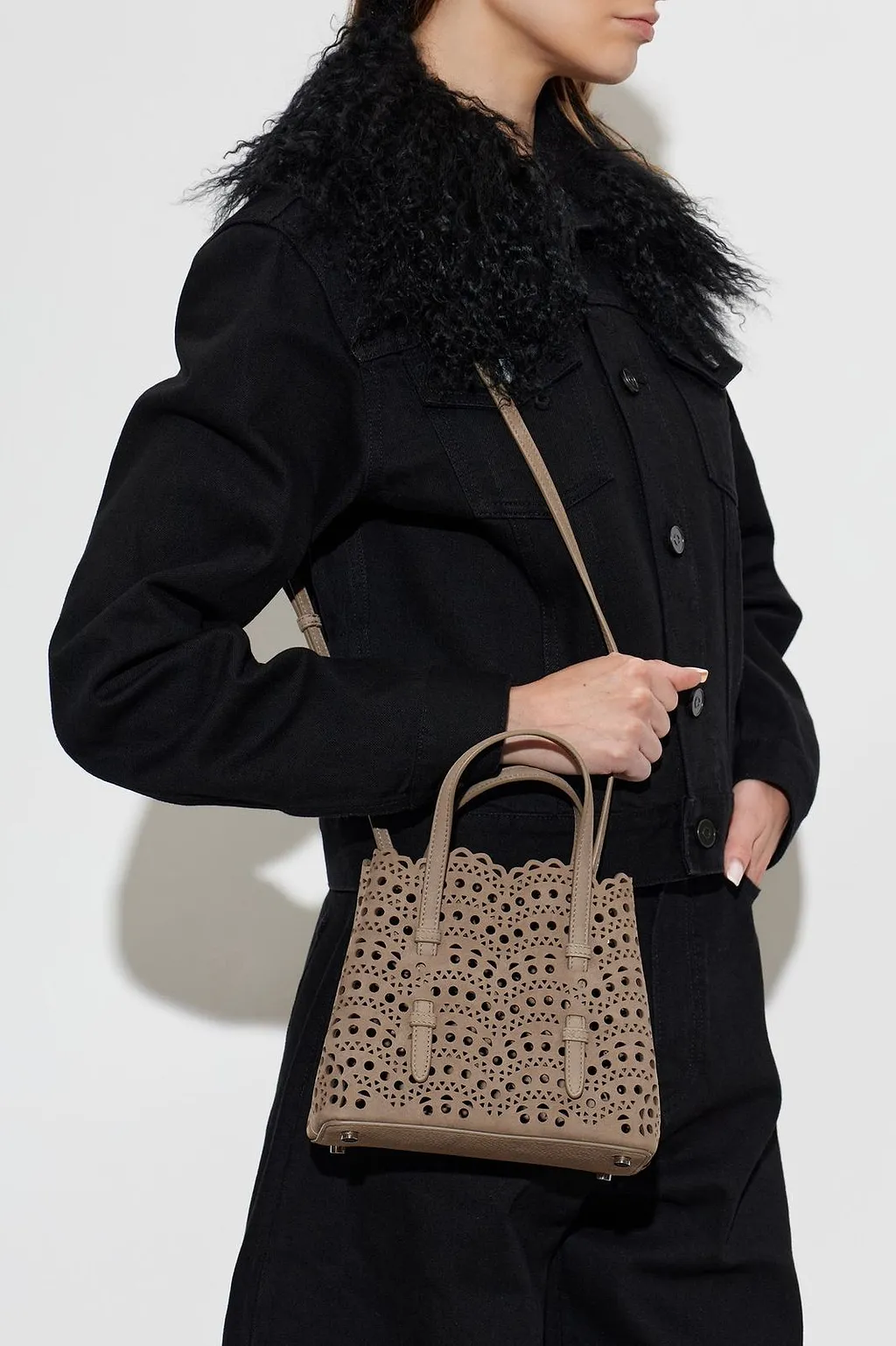 AlaÏA Mina 20 Cut-Out Top Handle Bag