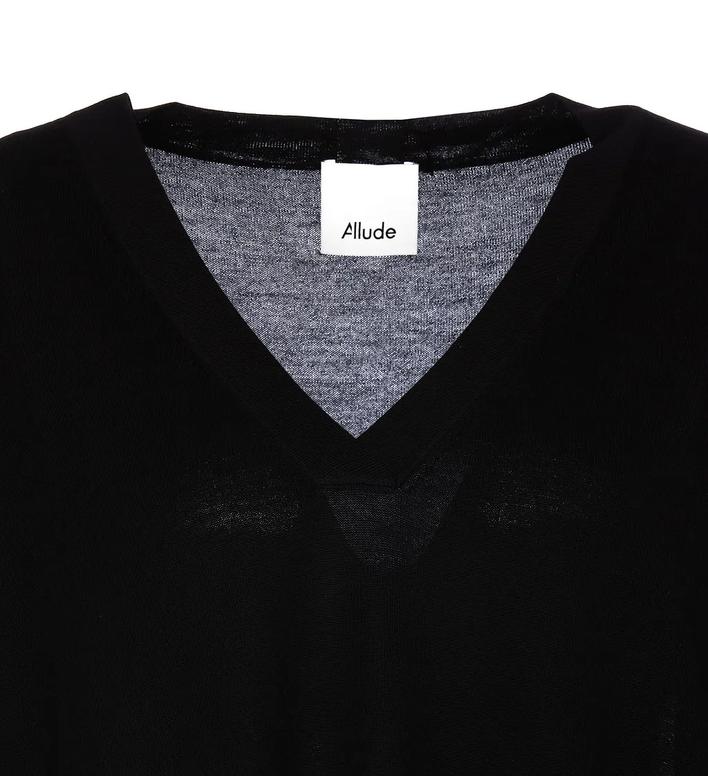 Allude V-Neck Drop Shoulder Jumper