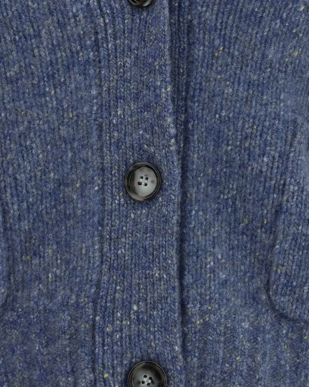 Allude Buttoned V-Neck Cardigan