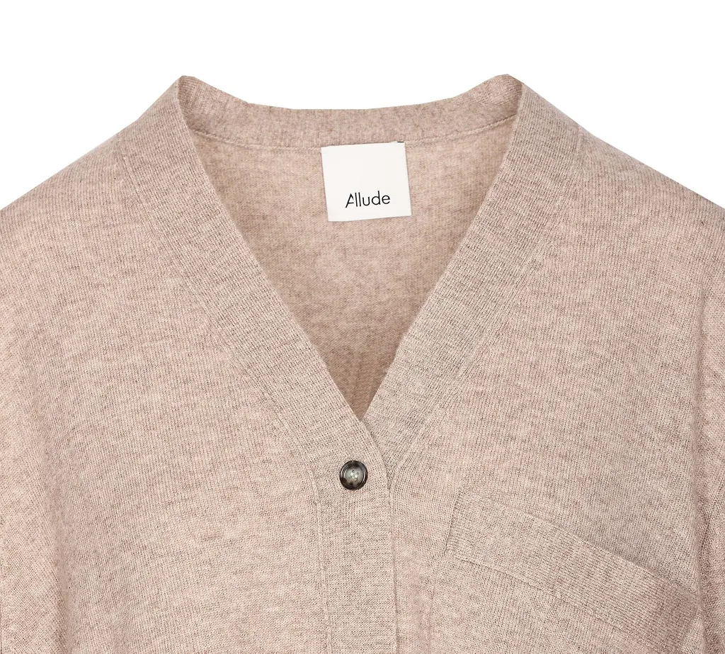 Allude Buttoned V-Neck Cardigan