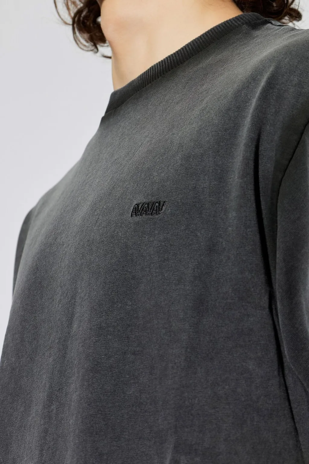 Avavav Embroidered Logo T-Shirt