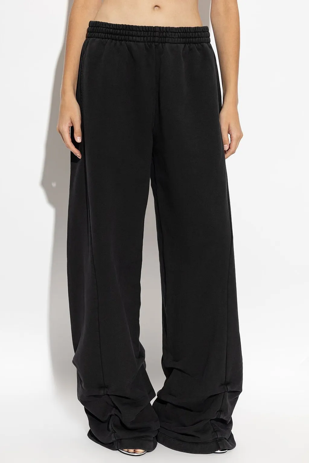 Avavav Logo Embroidered Sweatpants