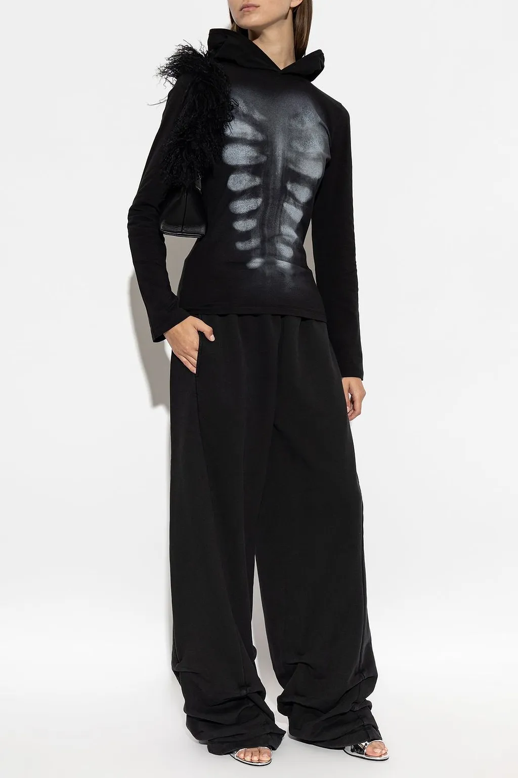 Avavav Logo Embroidered Sweatpants