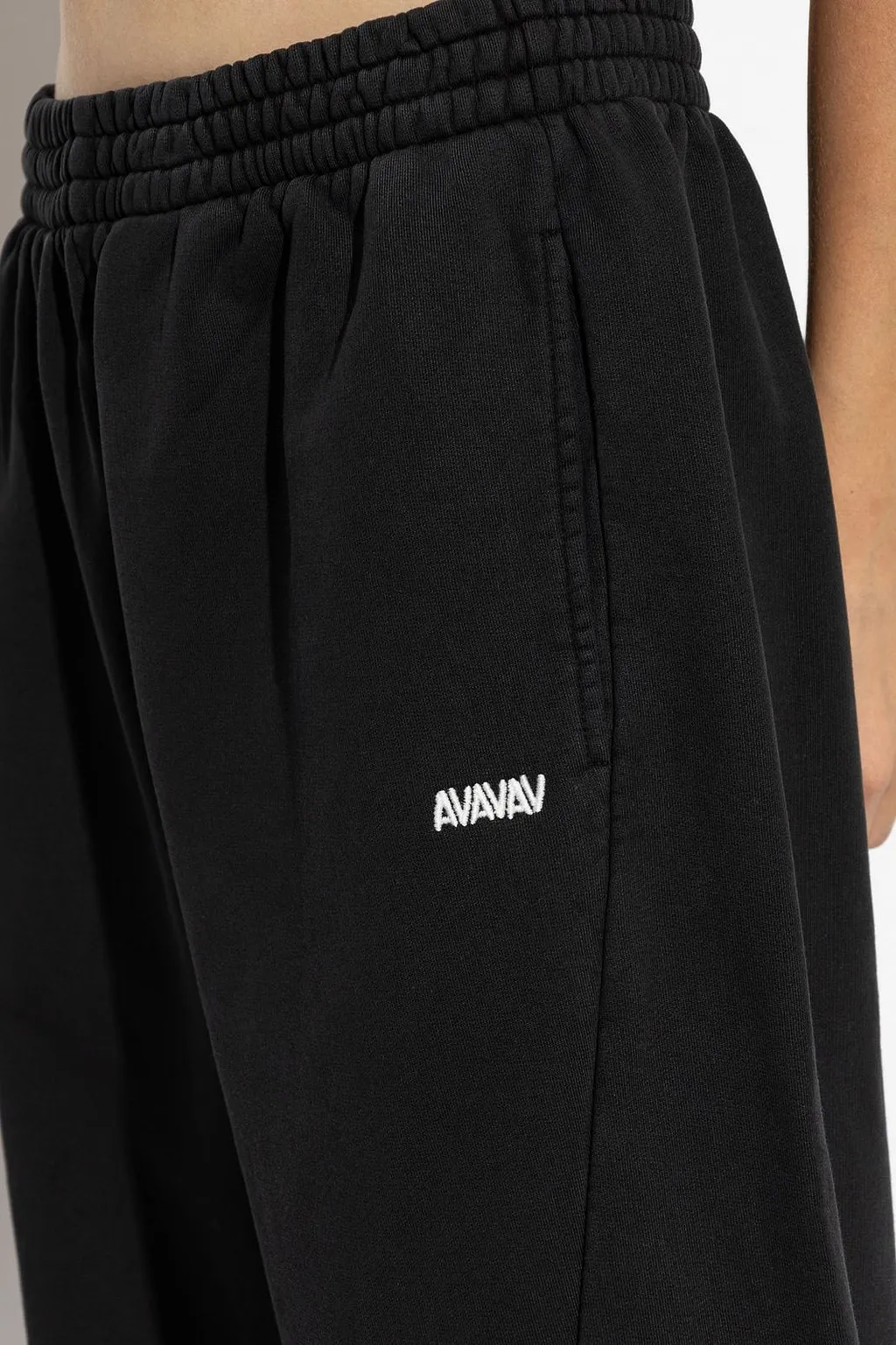 Avavav Logo Embroidered Sweatpants