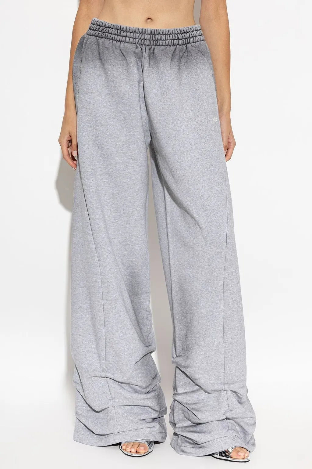 Avavav Logo Embroidered Sweatpants
