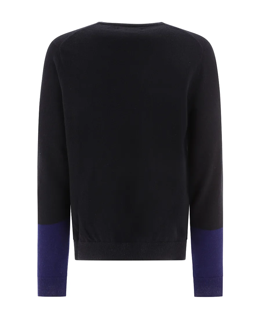 Long-Sleeved V-Neck Pullover