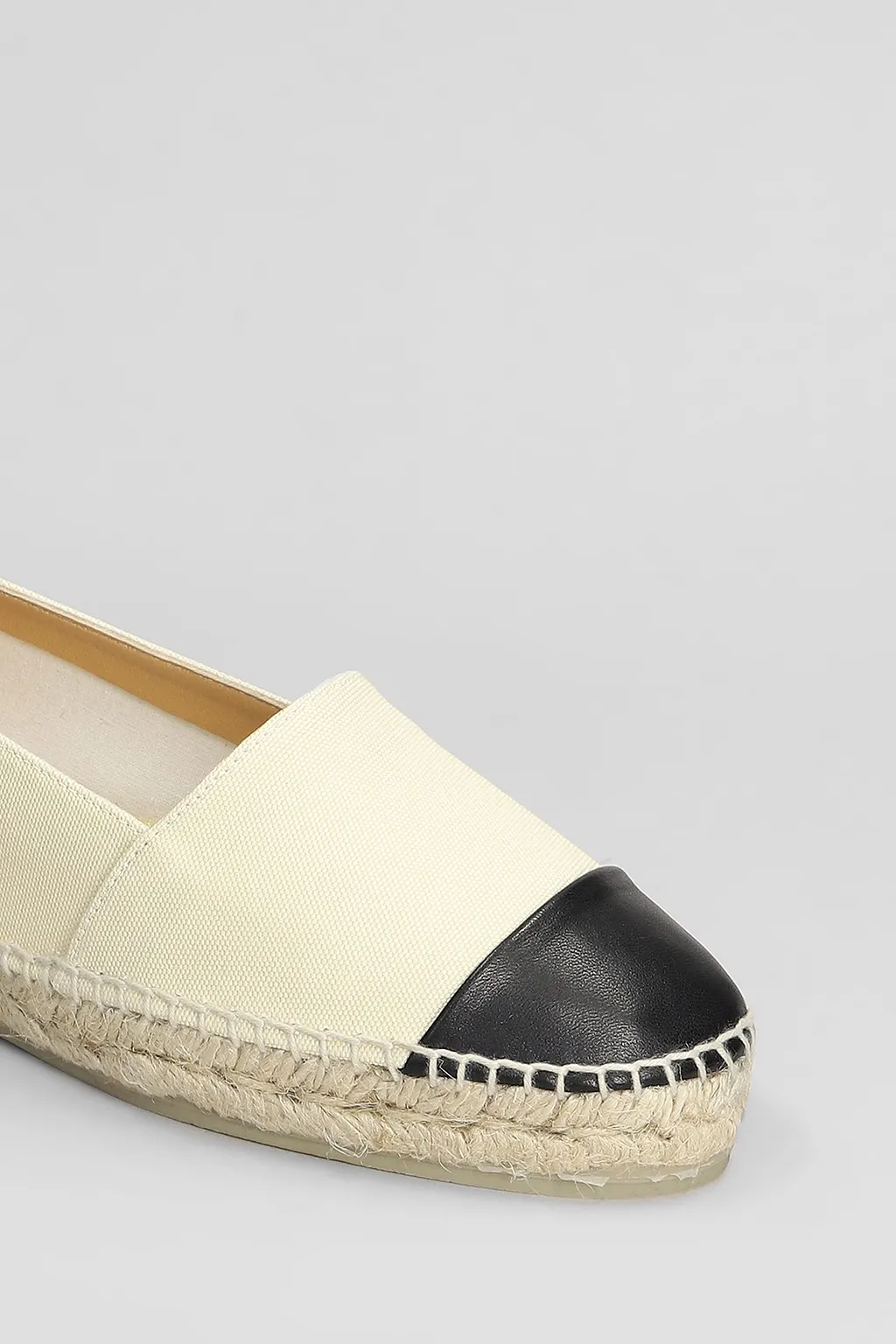 Round Toe Flat Shoes