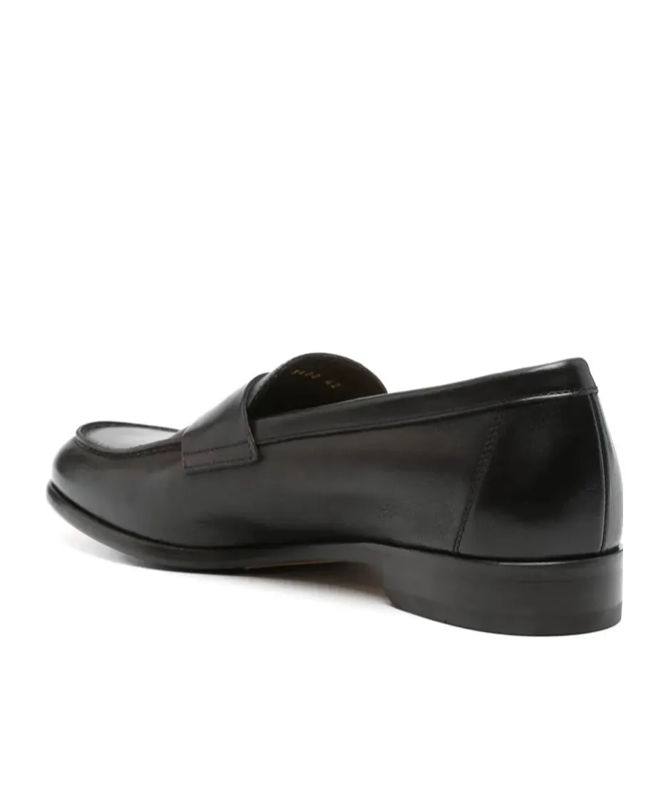 Doucal's Round Toe Loafers