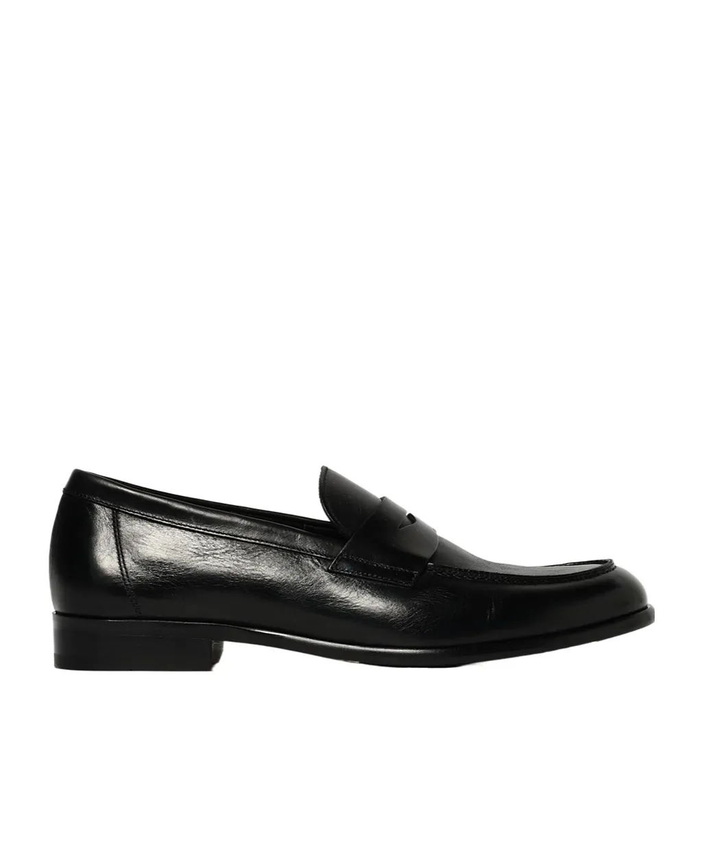 Doucal's Round Toe Loafers