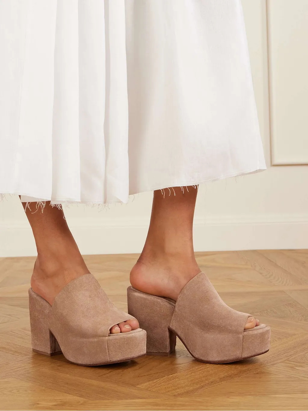 Round-Toe Chunky Heel Sandals