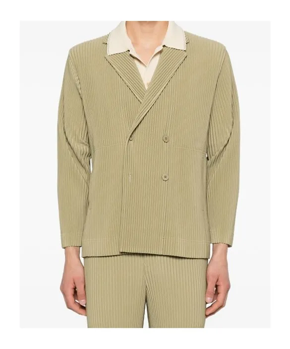 Buttoned Pleated Jacket