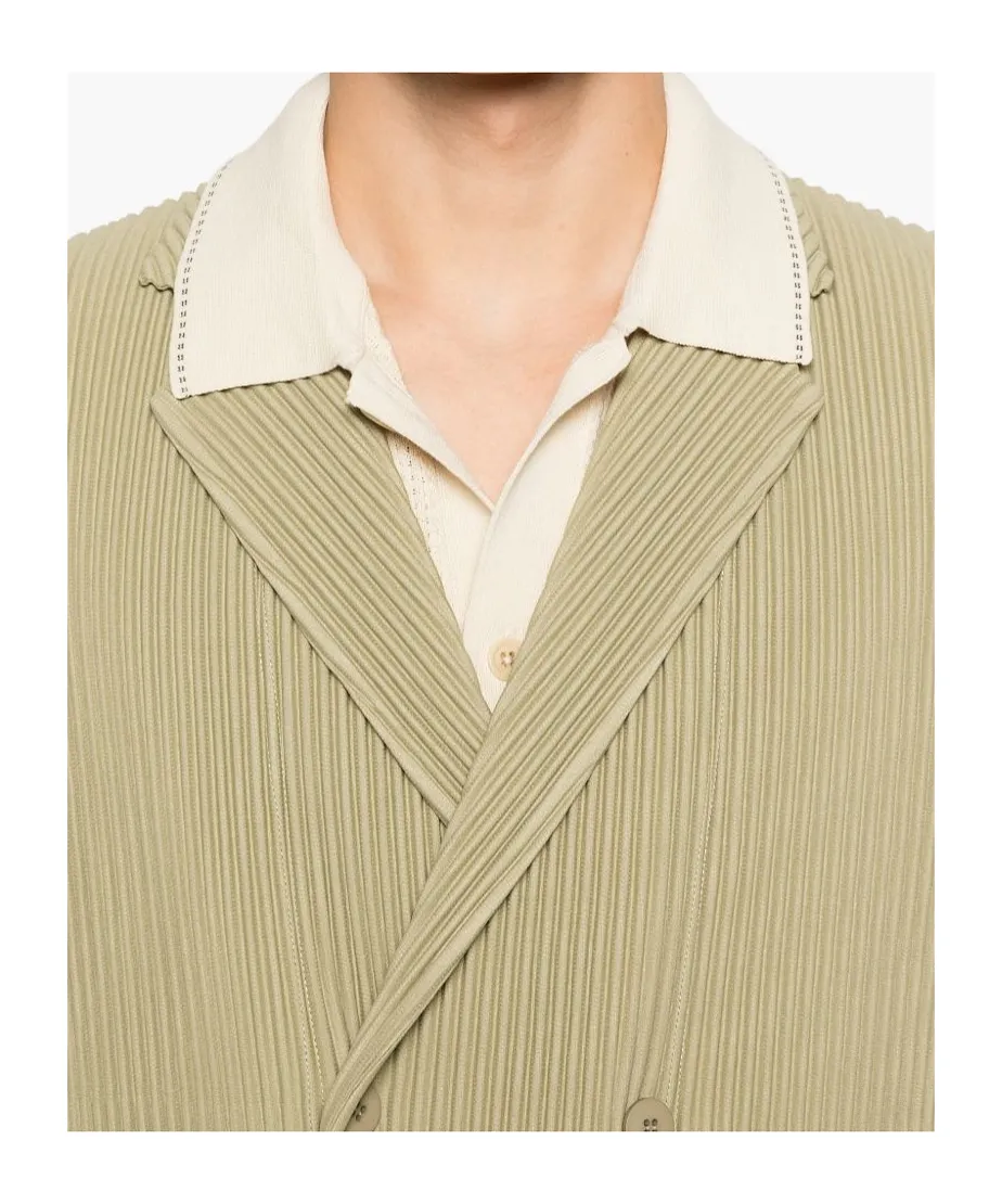 Buttoned Pleated Jacket