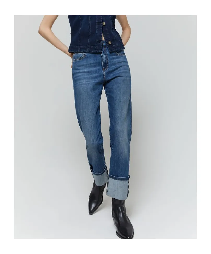 Straight Jeans