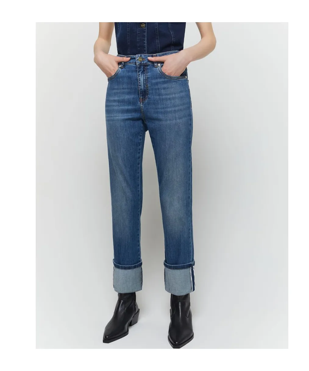 Straight Jeans