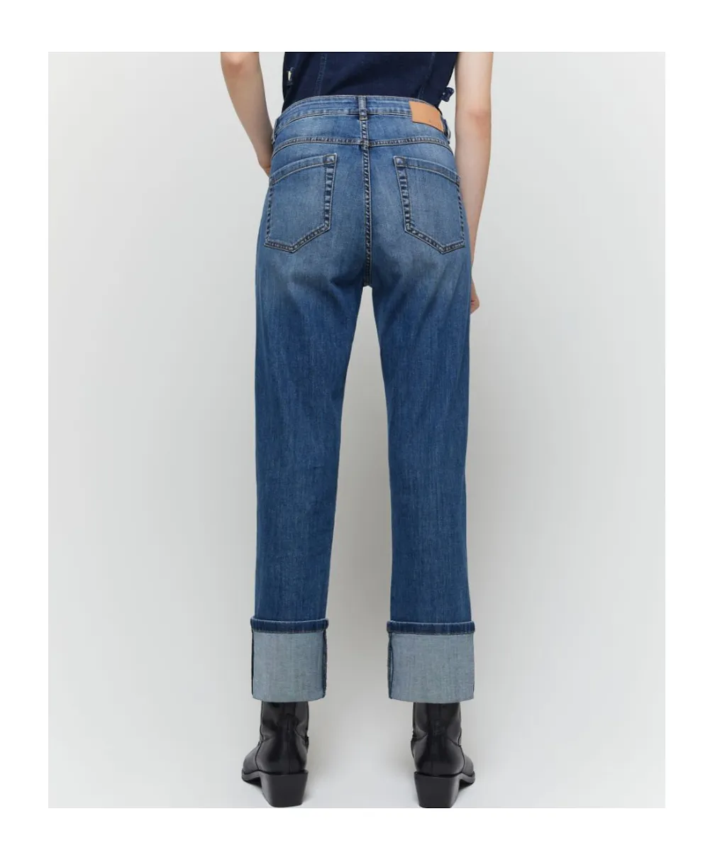 Straight Jeans