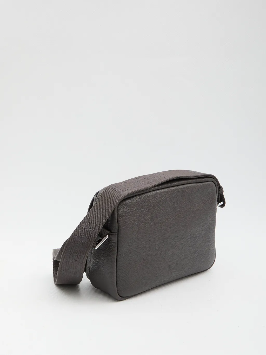 Loewe Pebble Medium Messenger Bag