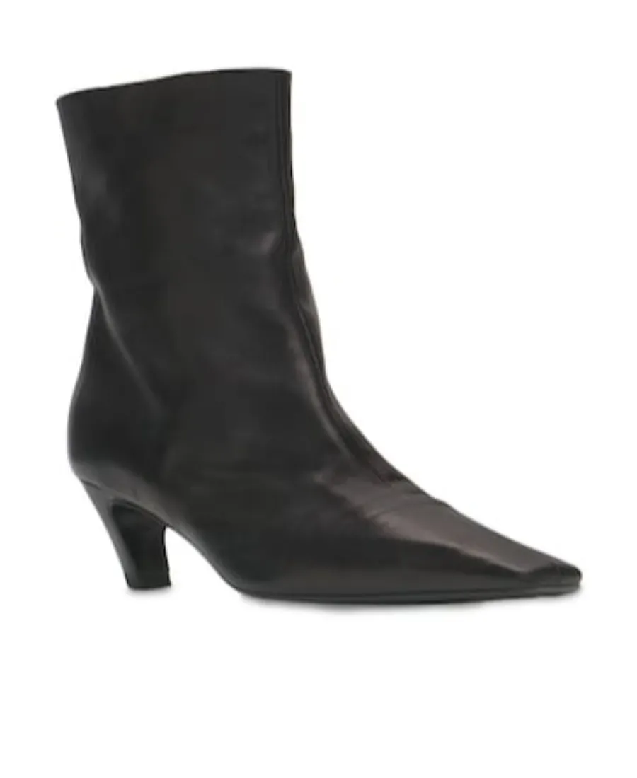Pointy Boots
