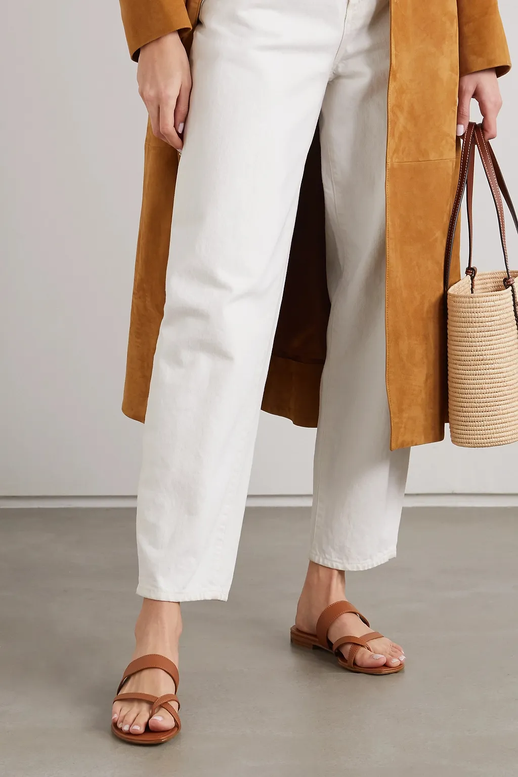 Susa Cross-Belt Flat Bottom Flip-Flops