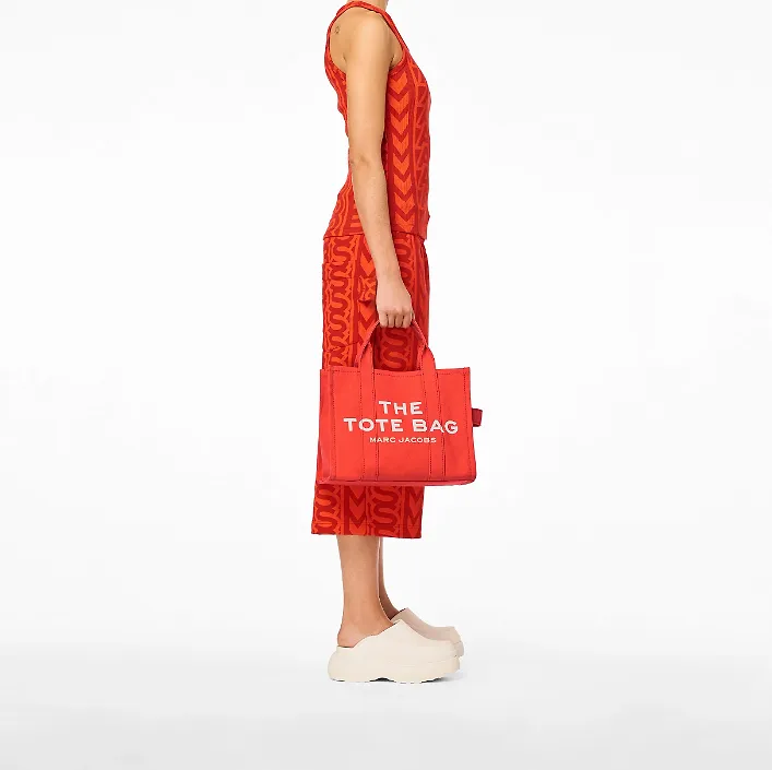 Marc Jacobs The Medium Tote Bag