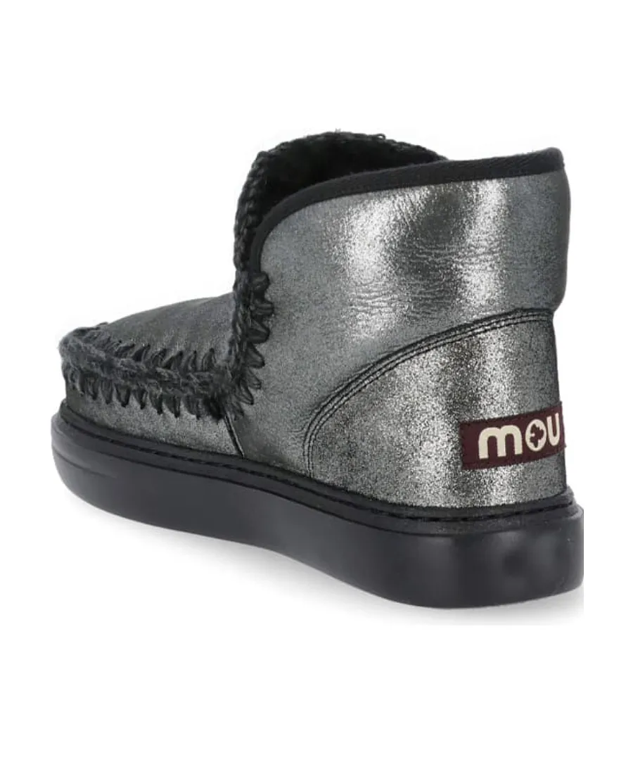 Logo Boots