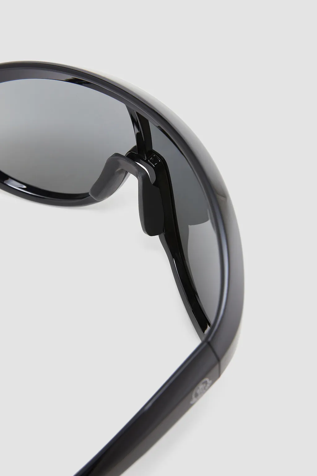 Contrast Oval Sunglasses