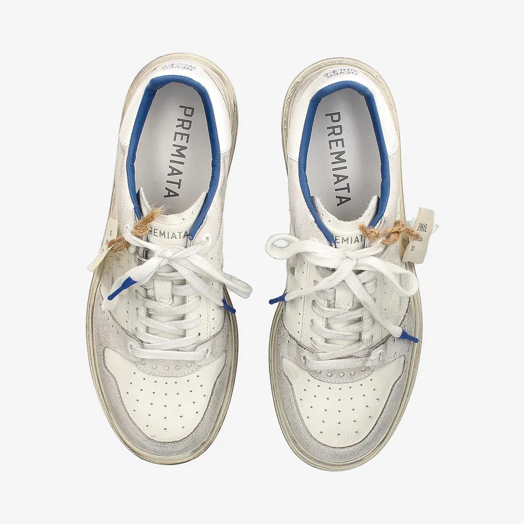 Logo Sports Shoes