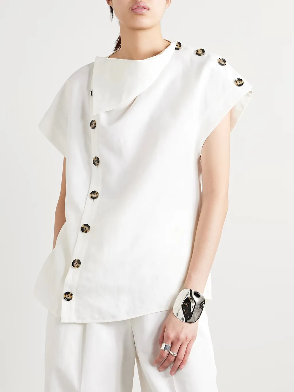 Zion Button Details Top