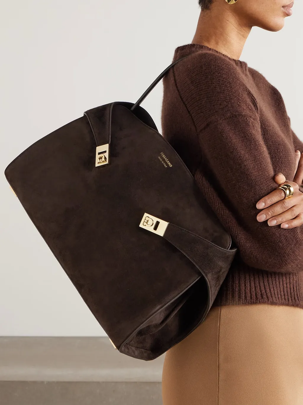 Hug Medium-Sized Handbag