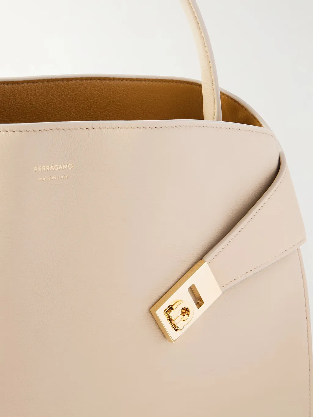 Hug Medium Leather Tote