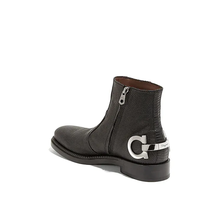 Logo Details, Boots.