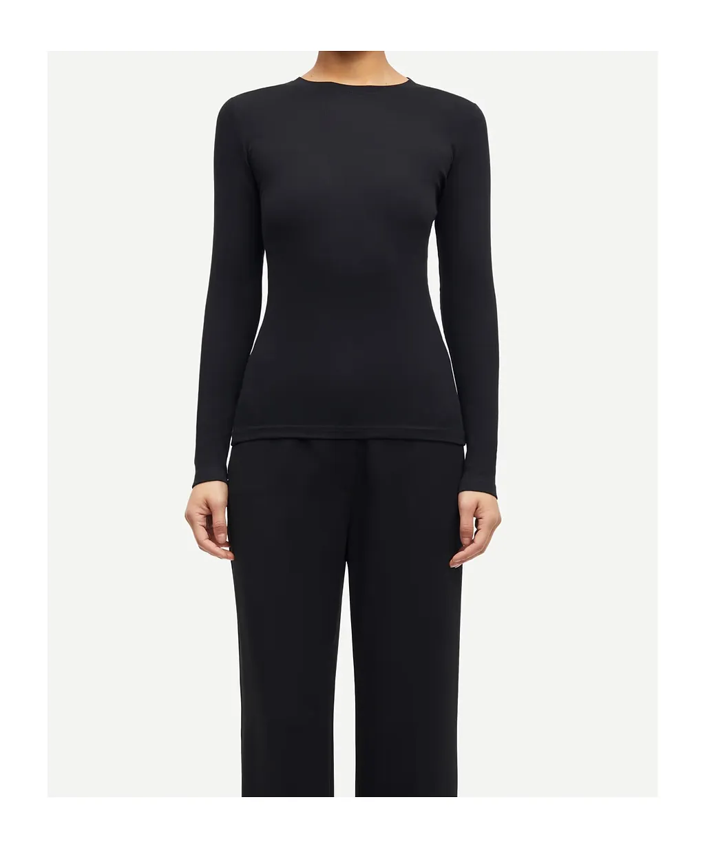 Long-Sleeved Crew Neck T-Shirt