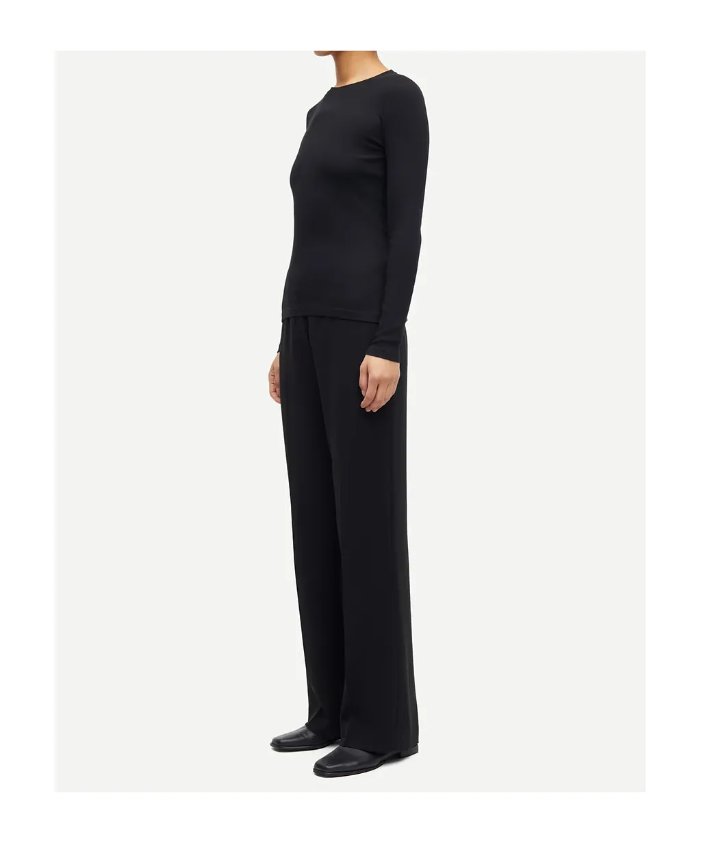 Long-Sleeved Crew Neck T-Shirt