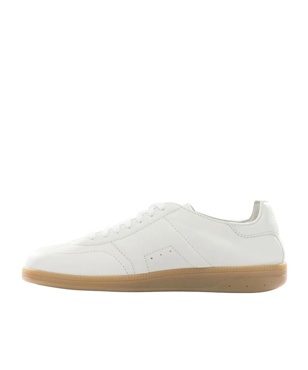 Oly Sneakers